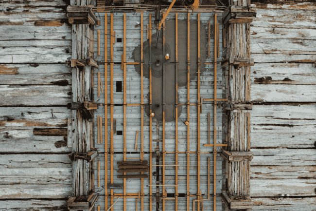 How Dead Load and Live Load Affect Deck Selection