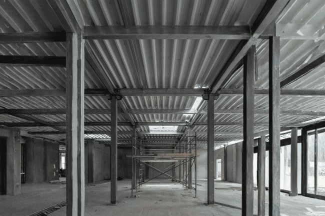 How Deck Continuity Affects Structural Behavior