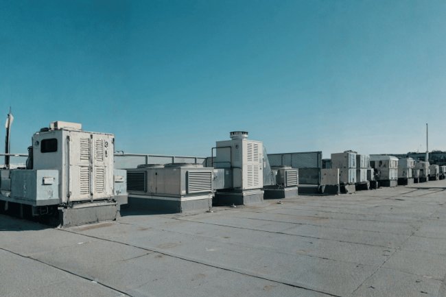 Roof Deck Coordination with Roof Screens and Equipment Curbs