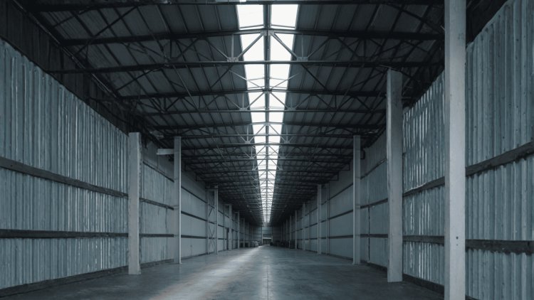 Roof Deck Layout Planning for Warehouse Buildings