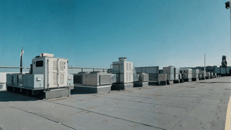 Roof Deck Coordination with Roof Screens and Equipment Curbs