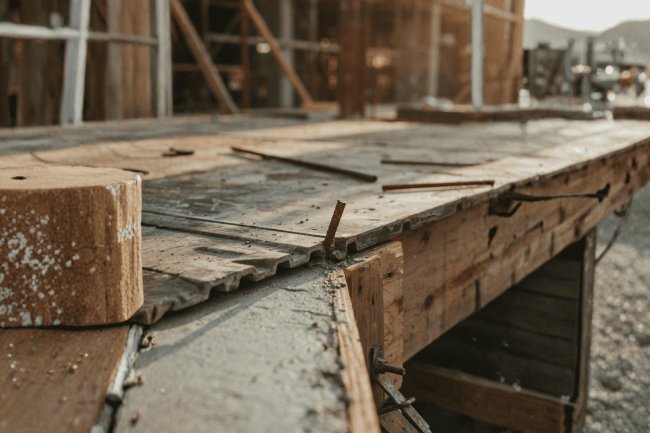 Floor Deck Edge Detailing for Clean Construction Lines